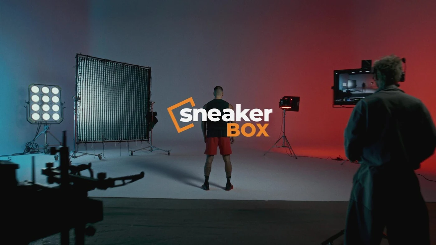 Реклама · SNEAKERBOX